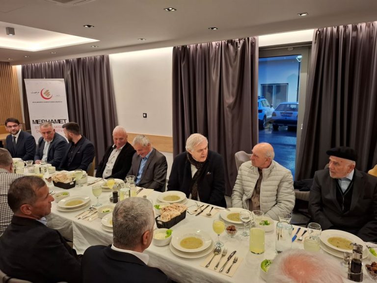 Mostar: Merhamet priredio iftar za ratne komandante Armije i MUP-a RBiH