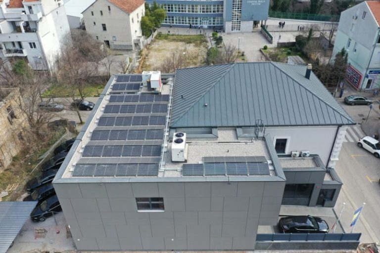 Skupština na solarni pogon: Fotonaponska elektrana na zgradi Skupštine HNK zvanično puštena u rad
