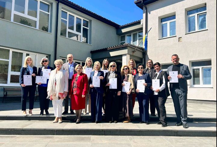 Pedagoški zavod Mostar: Završetak stručnog usavršavanja direktora/ica odgojno obrazovnih ustanova u HNK