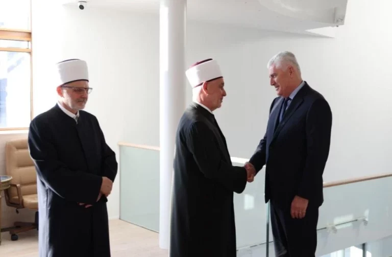 Čović traži bošnjačke glasove za Darijanu Filipović: U zadnje vrijeme redovan kod reisa