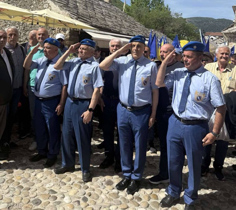 Mostar pamti svoje heroje: Odata počast poginulim policajcima Fadilu Kariću i Jasminu Brekalu