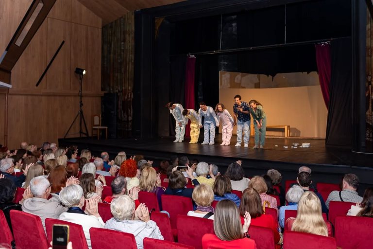“Mostarska liska”: Odigrana predstava “Roditelj – prvih šest godina”