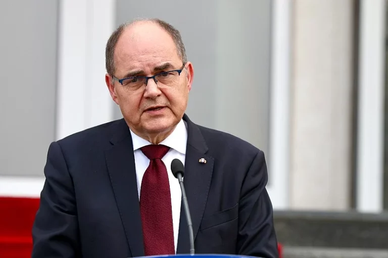 Schmidtov izvještaj UN-u: “Cilj narativa o trećem entitetu i napadu islama na hrišćanstvo je podjela BiH”