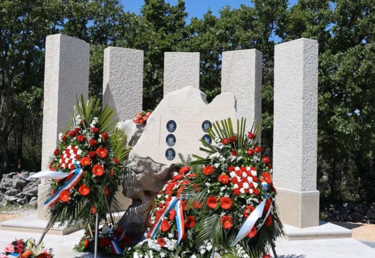 Krivodol: 34. obljetnica pogibije ljubuških branitelja obilježena otkrivanjem spomenika