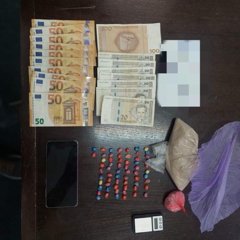Mostar: Pretresom stana pronađen heroin i veća količina novca