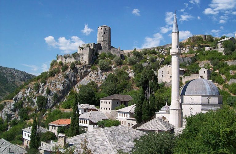 Počitelj: Turistkinje iz Španije uhvatile tri džeparošice na djelu