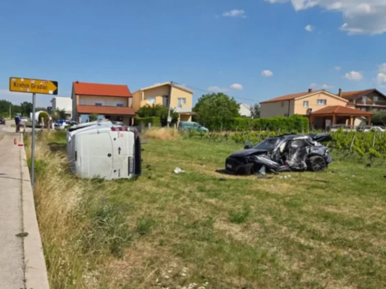 Teška saobraćajna nesreća kod Čitluka: Tri osobe hitno prevezene u mostarsku bolnicu nakon žestokog sudara