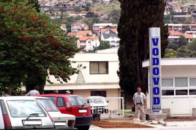 J.P. Vodovod: Južni dio Mostara danas bez vode, kod Katedrale će se voziti jednom trakom