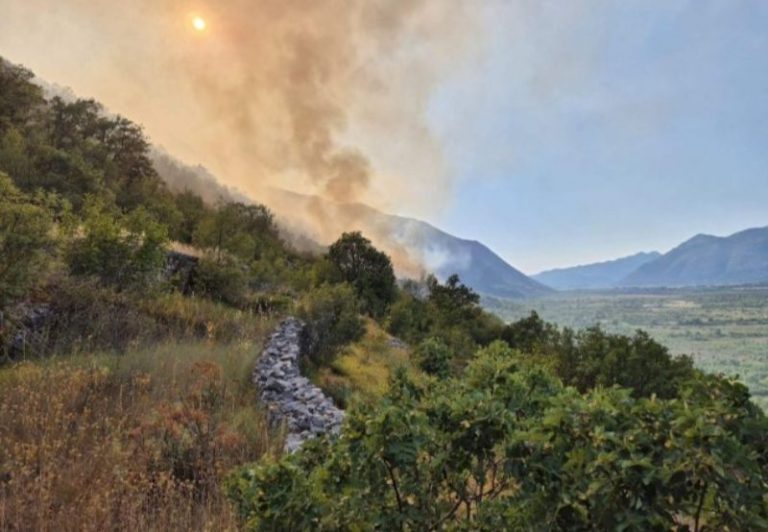 Veliki požar kod Trebinja: Vatra se širi prema selima