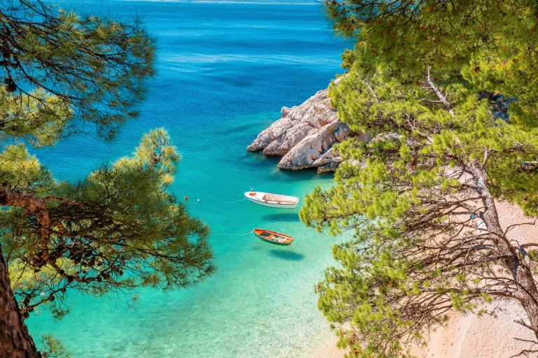 Lagani start s odmorima? 3 Makarske plaže idealne za djecu i opuštanje!