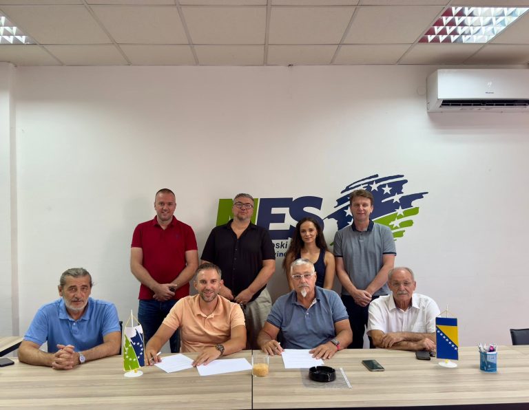 Koaliciji NES-a, PMP-a, Naprijed i BOSS-a pridružila se grupa nezavisnih intelektualaca