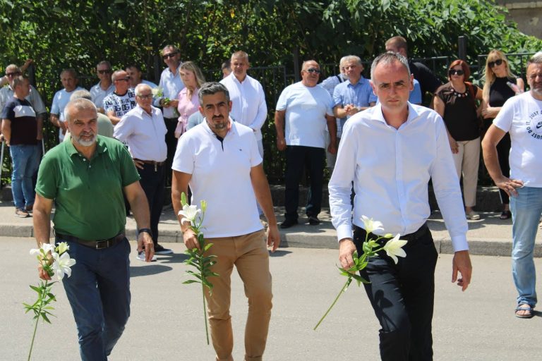 GO SDA Mostar: Obilježen Dan deblokade Mostara – Odata počast šehidima i generalu Midhadu Hujduru Hujki