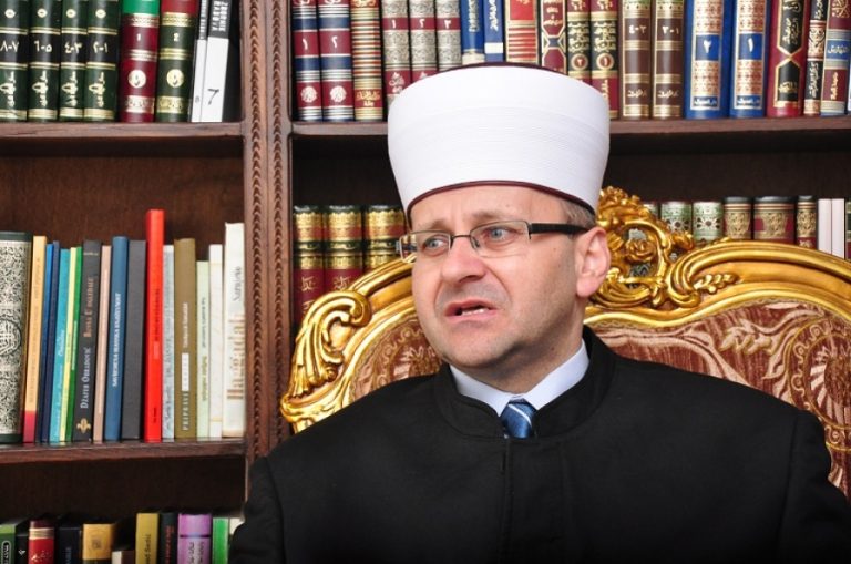 Muftija Dedović: “Čuvajmo vlastitu čast i dostojanstvo koji se ne mogu ni za kakve dunjalučke interese (pro)davati”