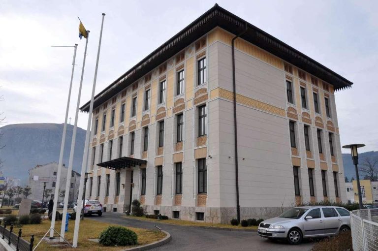 Grad Mostar: Dodjela nagrada mostarskim učenicima i učenicama generacija
