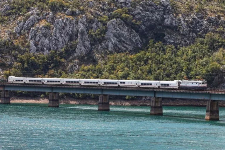 Od Sarajeva do mora za tri sata: Sezonski voz za Ploče uskoro kreće, evo koliko koštaju karte