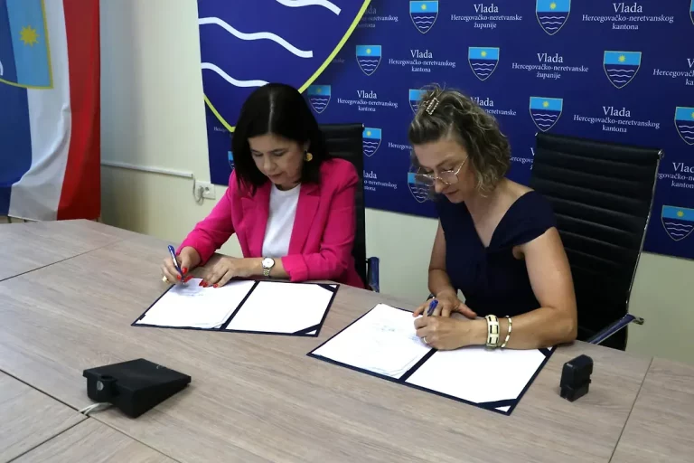 Vlada HNK: Tri nova vozila hitne pomoći za domove zdravlja u Mostaru i Prozor-Rami