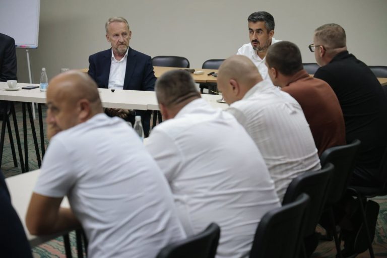 Bakir Izetbegović pružio podršku otpuštenim radnicima JP Komunalno Mostar: SDA će iskoristiti sve pravne i institucionalne mehanizme