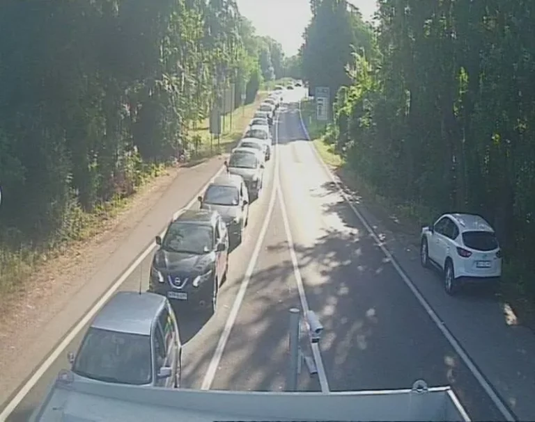 Kilometarske kolone prema moru: Na graničnim prelazima velike gužve