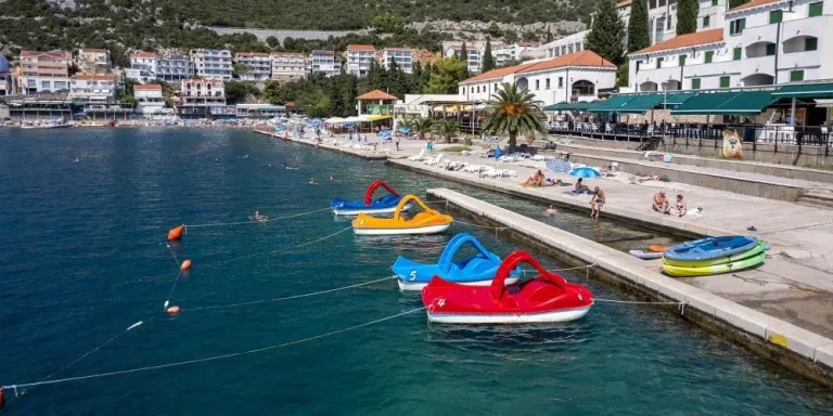 Neum pred vrhuncem sezone: Hoteli puni, a u julu i augustu očekuje se potpuna popunjenost