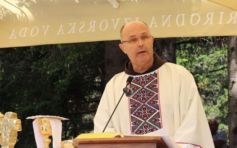 Propovijed ili politički govor? Istup mostarskog gvardijana Knezovića ponovo otvorio pitanje granice između vjere i politike
