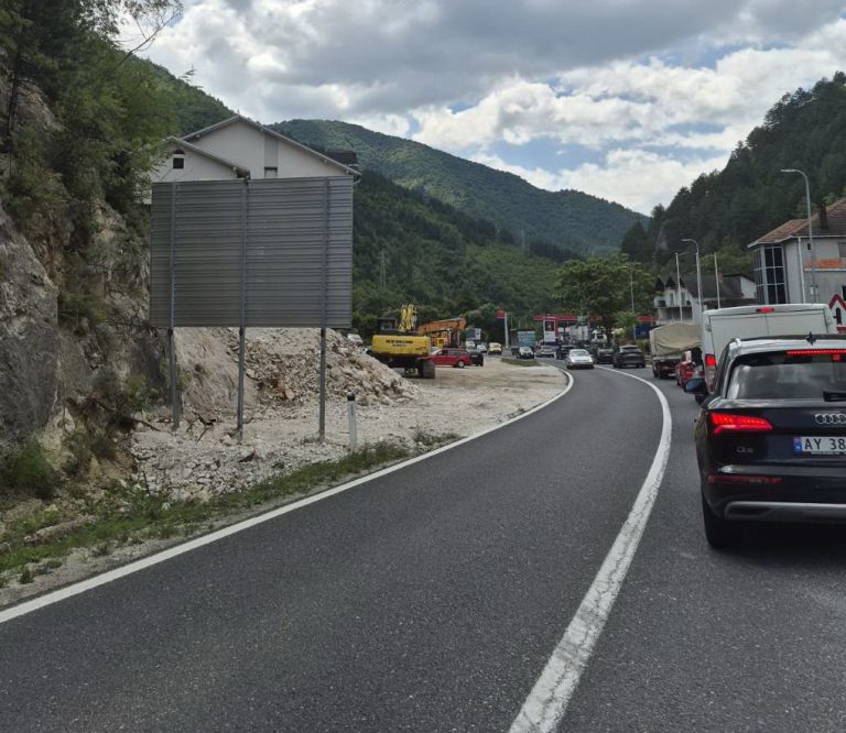 Ljetne gužve: Kilometarske kolone pred Konjicom i Jablanicom