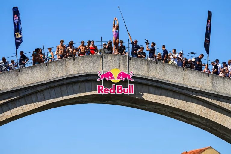 Red Bull Cliff Diving Mostar: Hunt vodi nakon prve runde skokova, Pennisi i Carlson izjednačene