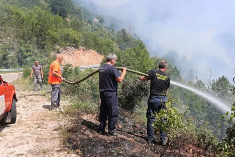 Vatrogasci se i dalje bore s požarima kod Mostara i Konjica: Najteže u kanjonu Rakitnice