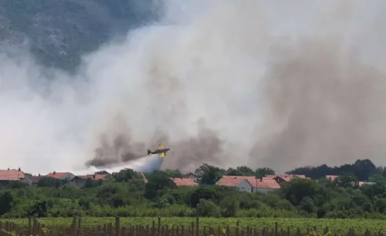 Povećanje broja požara u Hercegovini: Grom izazvao požar iznad gradske deponije u Jablanici