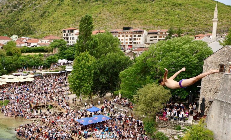 Mostar: Igor Kazić i Evald Krnić pobjednici 460. skokova sa Starog mosta