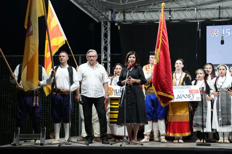 Vionica: Premijerka Buhač otvorila centralnu proslavu Međunarodnih večeri folklora