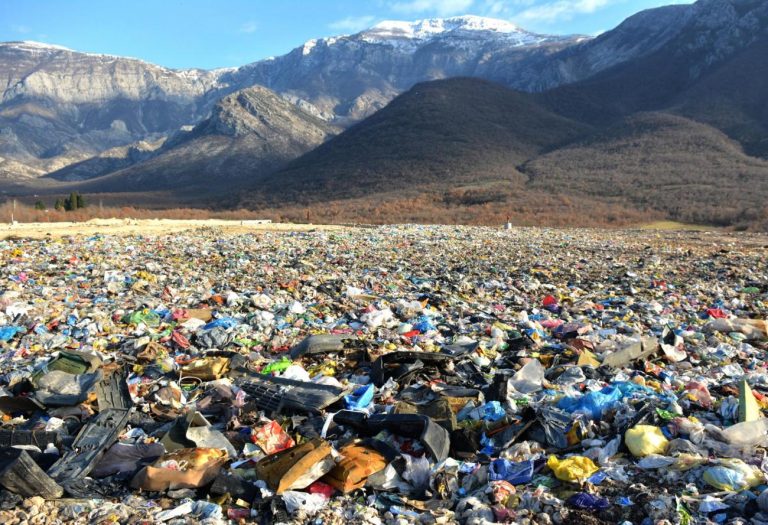 Pretovar otpada vraća se na Uborak: Površina privremenog odlagališta značajno smanjena