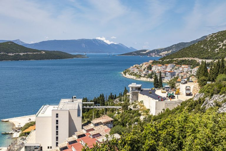 Turističke agencije otkazuju izlete u Neum zbog novih komunalnih taksi