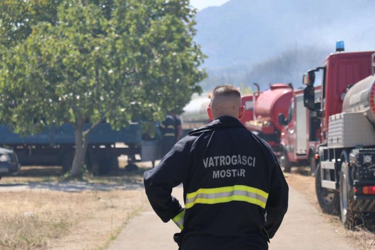Raštani: Požar stavljen pod kontrolu, slijedi osposobljavanje pruge