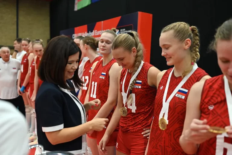 Mostar: Premijerka Buhač uručila medalje pobjednicama Balkanskog prvenstva u odbojci