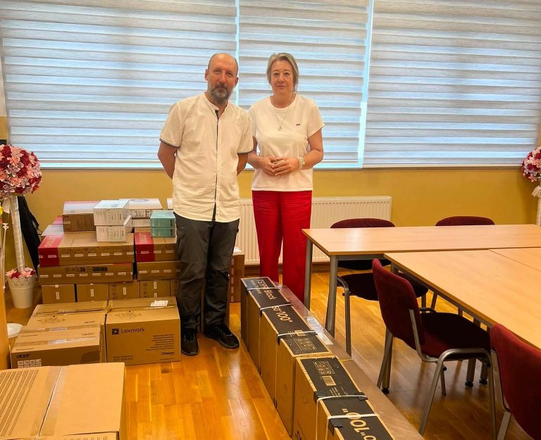 OŠ Gnojnice dobila novu informatičku opremu: Dio projekta „Pametna učionica“ koji obuhvata više od 70 škola
