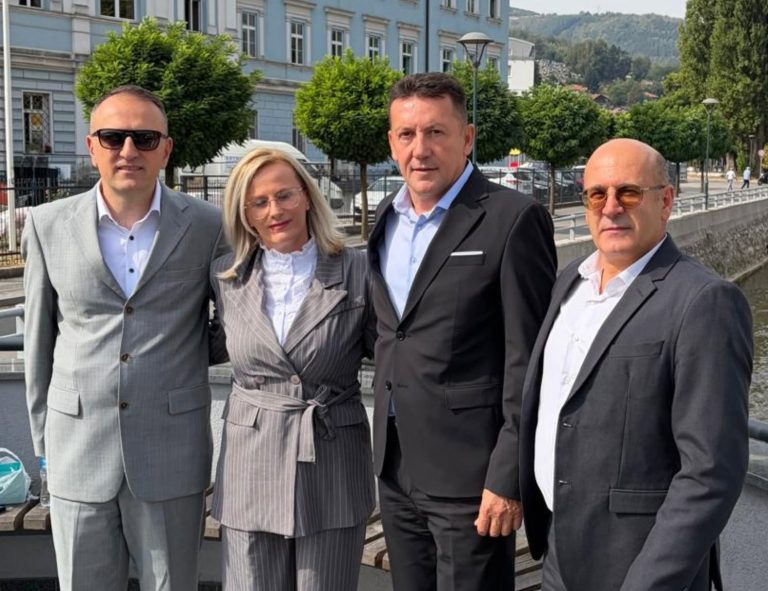 Hercegovci u posjeti Središnjoj Bosni: Lučić i Cvitanović u razgovoru s građanima