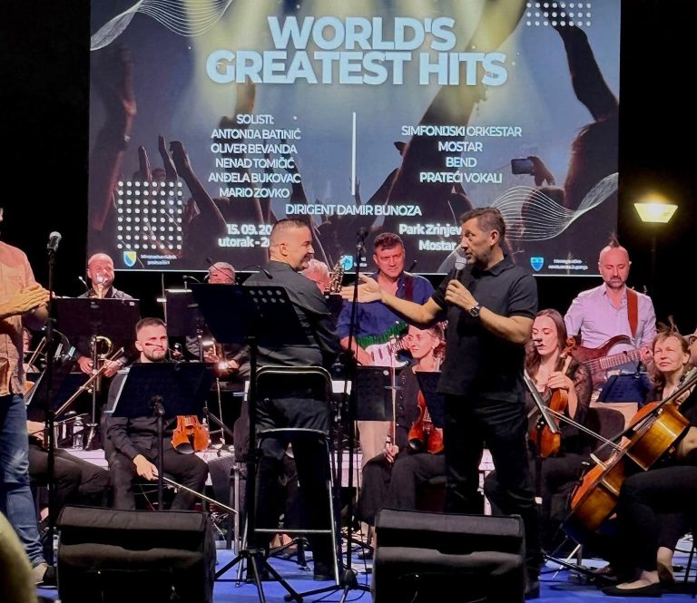Mostar pjevao uz „World's Greatest Hits“: Simfonijski orkestar priredio spektakularni koncert na otvorenom