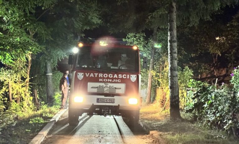 Lokalizovan veliki požar kod Konjica: Ekipe i dalje saniraju manja žarišta