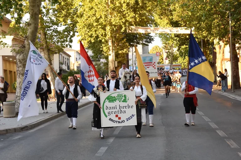 Počela tradicionalna manifestacija: Dani berbe grožđa u Brotnju traju više od sedam decenija