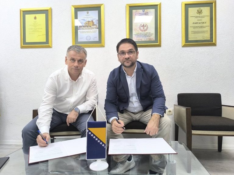 Merhamet Mostar i „Zlatni ljiljan“ HNK potpisali Sporazum o saradnji