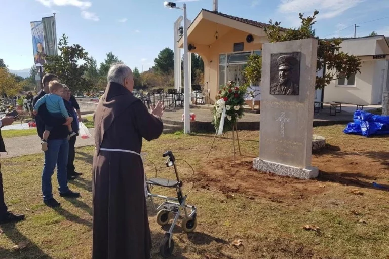 Sud potvrdio optužnicu: Fratar Bonifacije će odgovarati zbog veličanja ratnog zločinca Slobodana Praljka