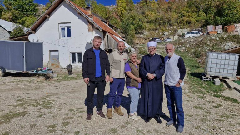 Muftija Dedović posjetio Bošnjake Gacka: Zahvalnost onima koji čuvaju vjeru i domovinu